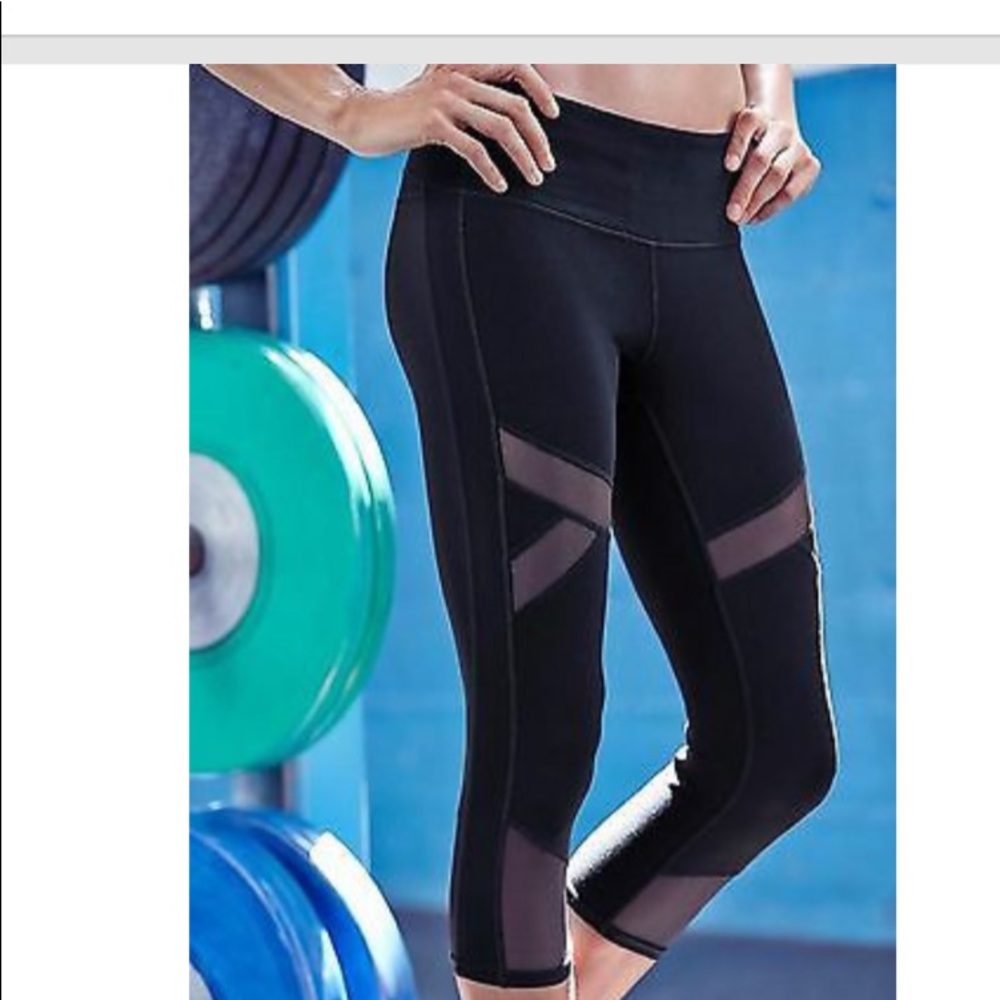 Athleta Crux Capri black